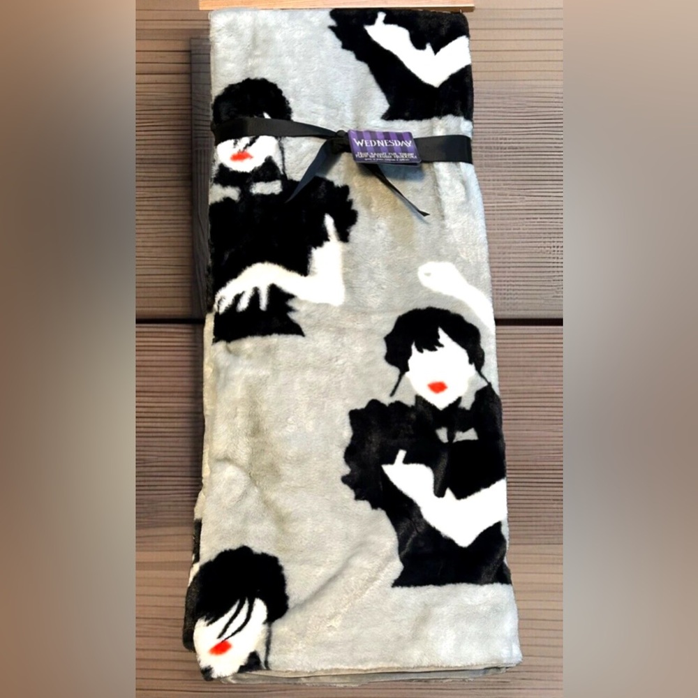 Heavy Faux Rabbit Fur Viral Wednesday Addams 50”x70” Blanket Dancing Throw Gray